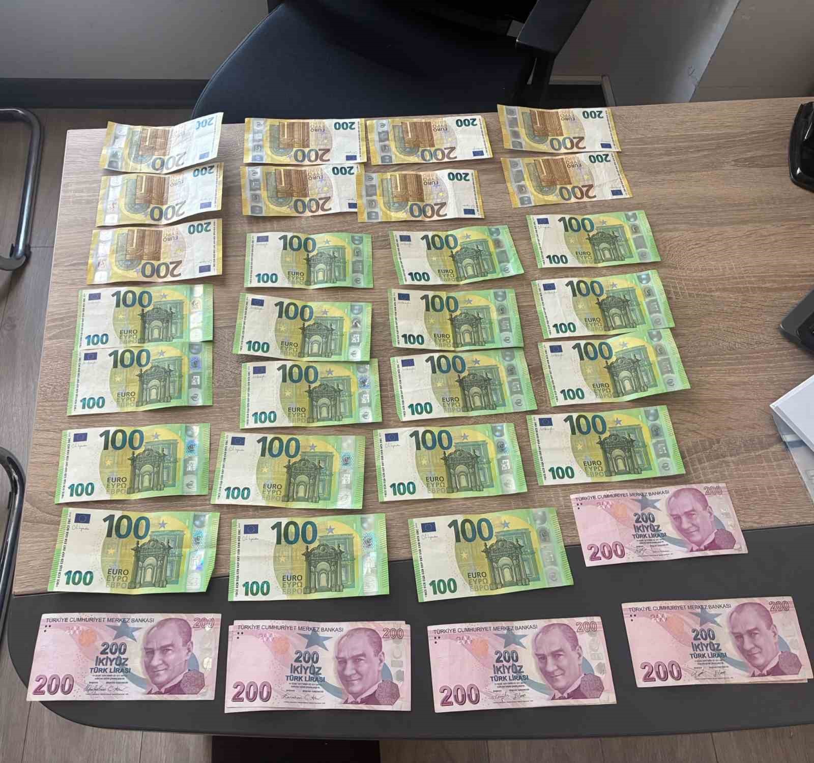 Kendini polis olarak tanıtıp 600 bin TL değerinde altın alan şüpheli yakalandı
