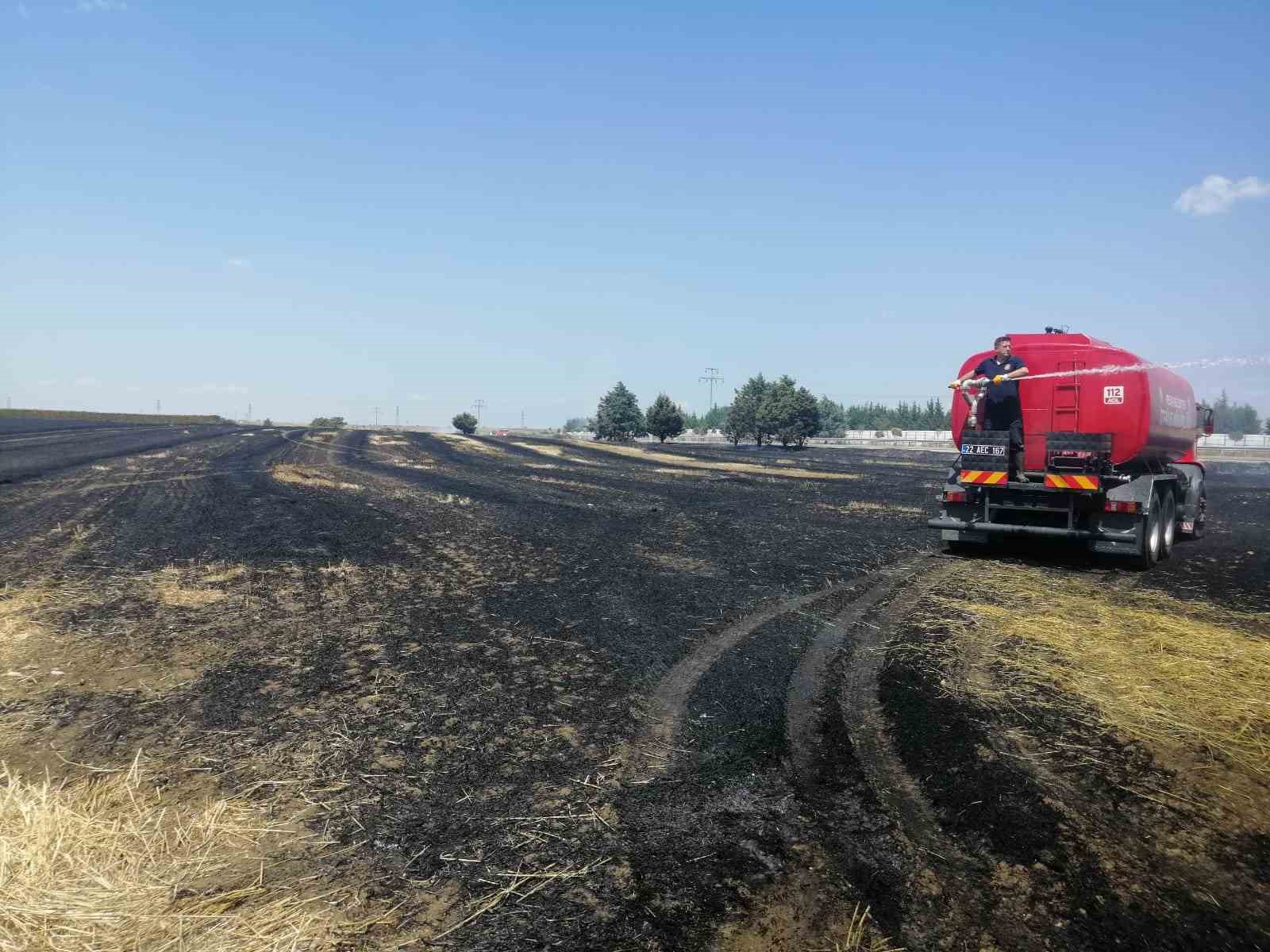 Keşan’da çıkan yangında 12 dönüm buğday ekili alan zarar gördü
