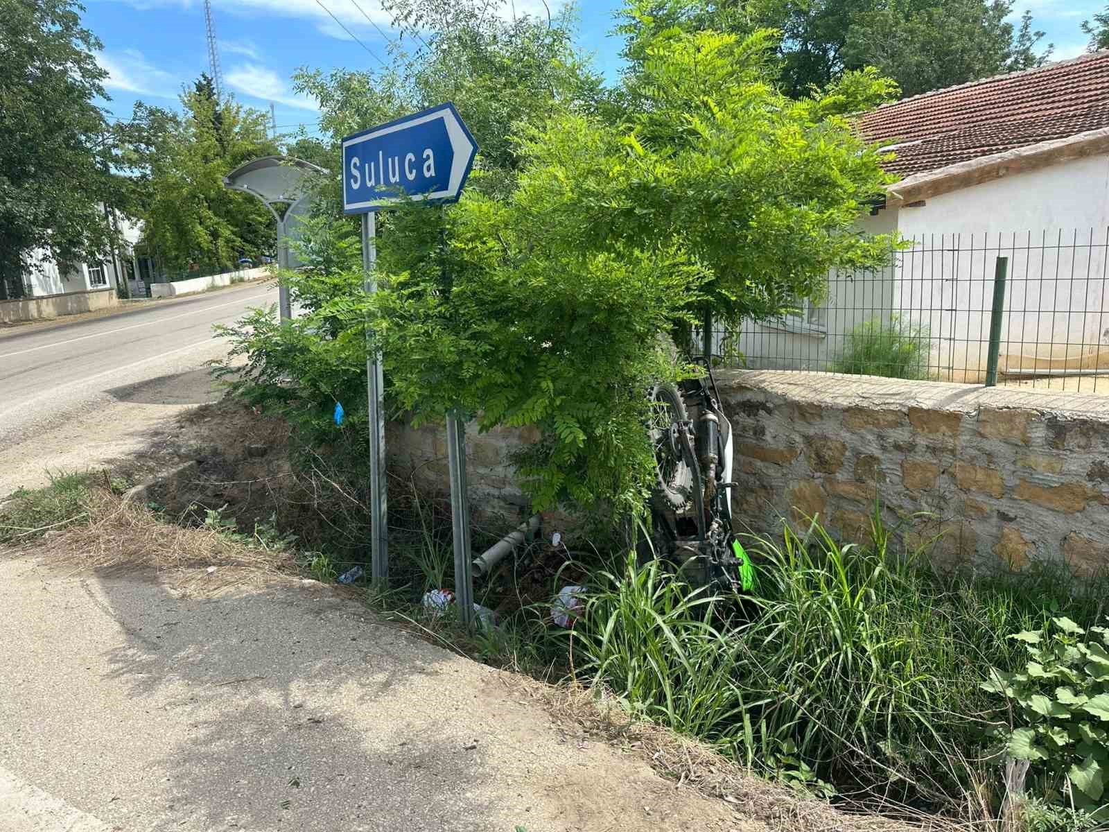 Keşan’da duvara çarpan motosikletli yaralandı
