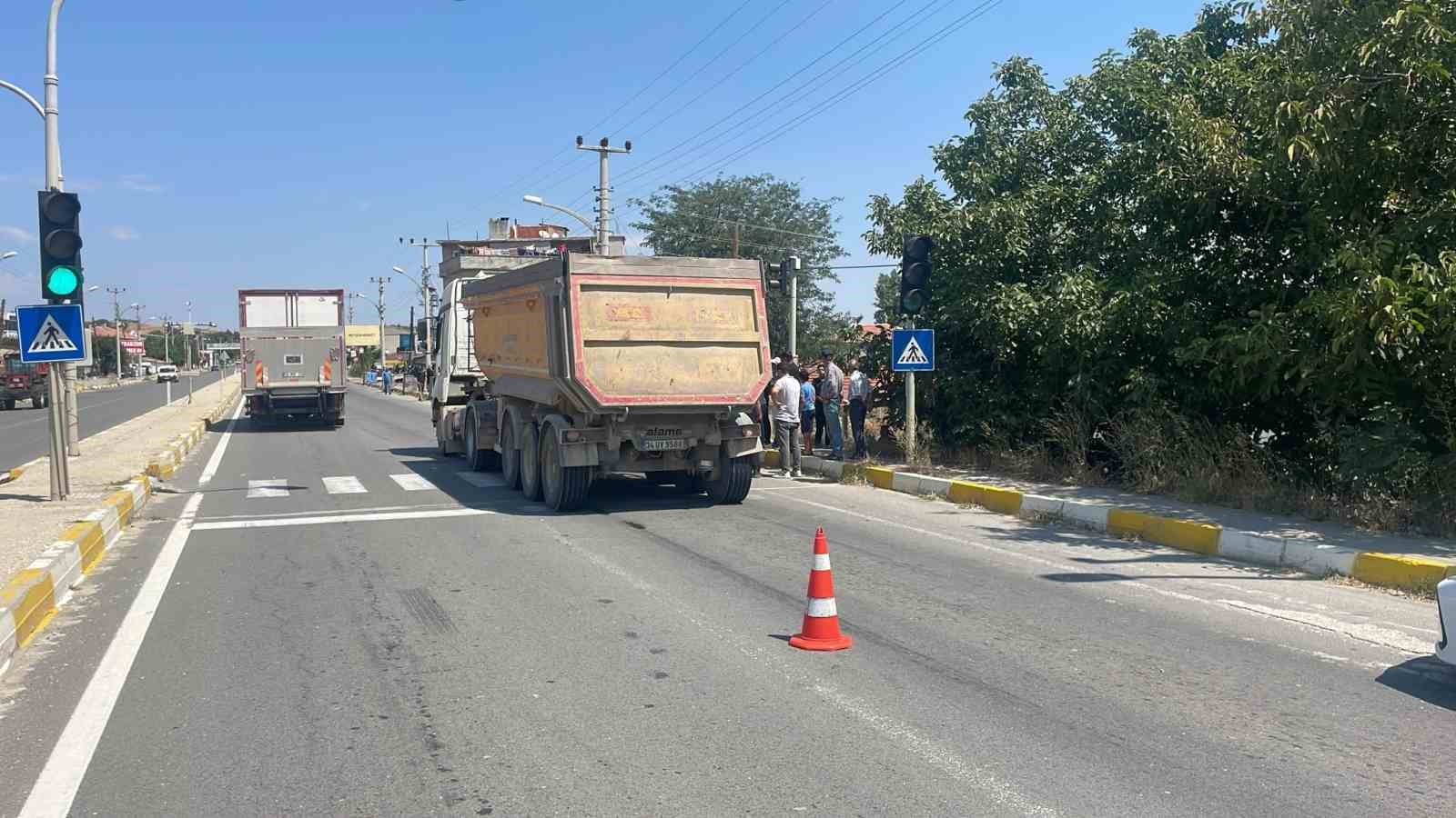 Keşan’da tırın çarptığı yaya yaralandı
