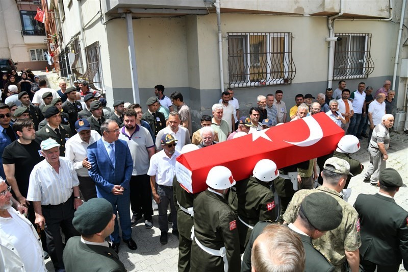 Kıbrıs Gazisi İbrahim Bahçeli son yolculuğuna uğurlandı
