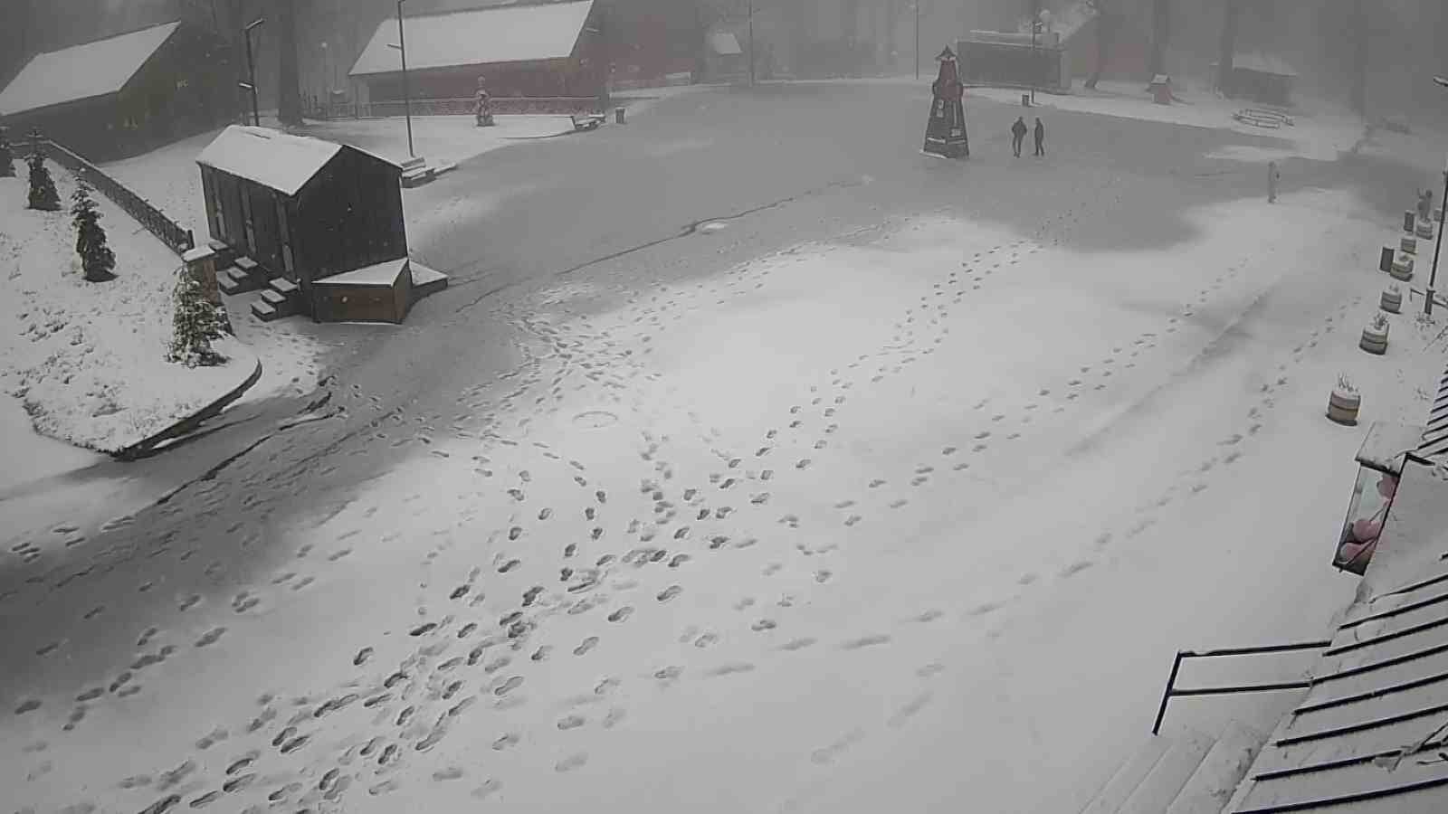 Kocaeli’nin yüksek kesimlerinde 1 Mayıs’ta kar sürprizi
