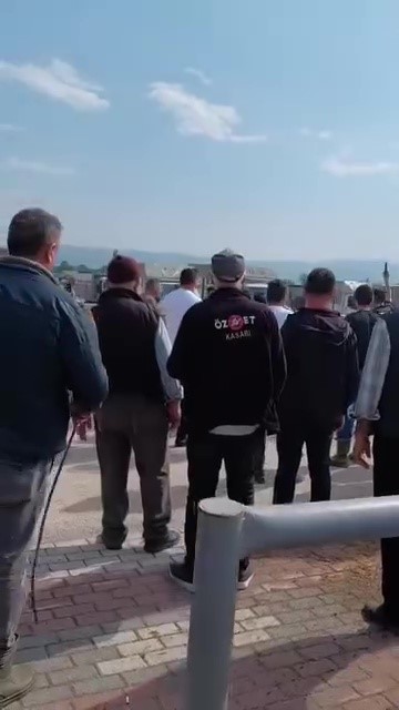Kurban pazarında kavga: Jandarma havaya ateş açtı, kadın astsubay araya girdi
