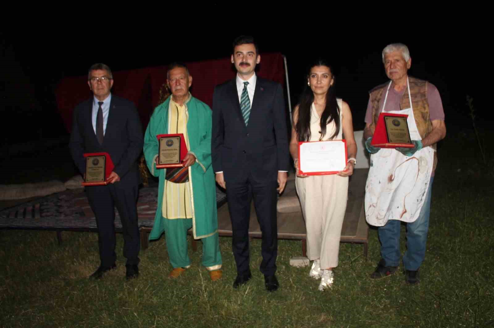 Lise öğrencilerinin düzenlediği ecdat şenliği büyük beğeni topladı
