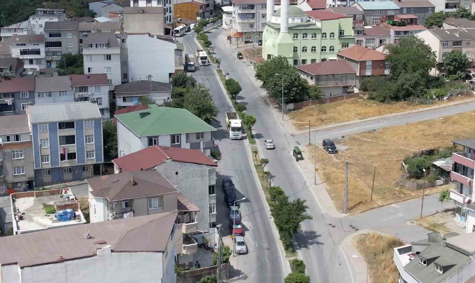 Mahalle sakinlerinden hafriyat kamyonu tepkisi: "Çocuklarımız tehlike altında"
