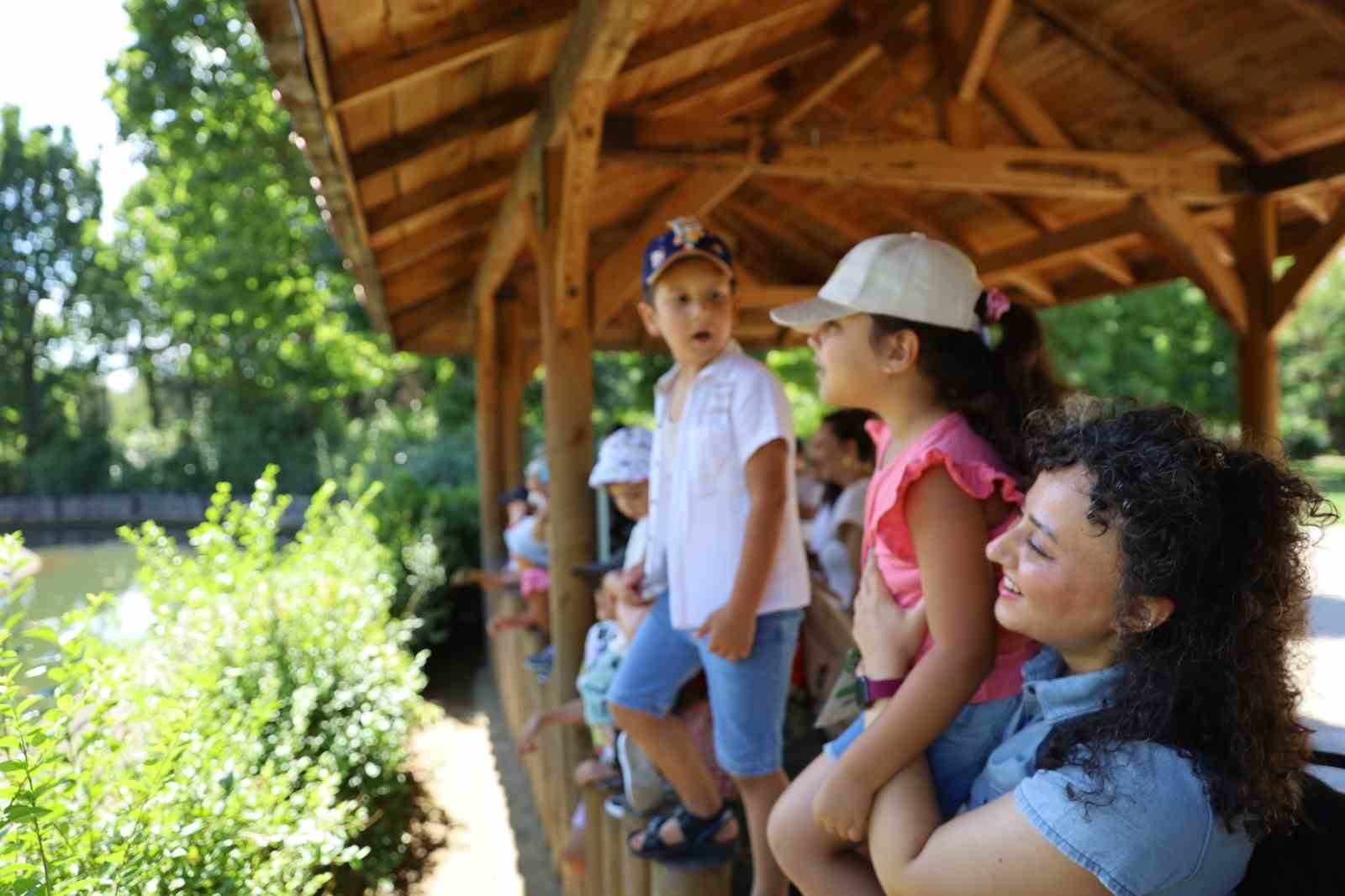 Minik kaşifler hayvanat bahçesinde
