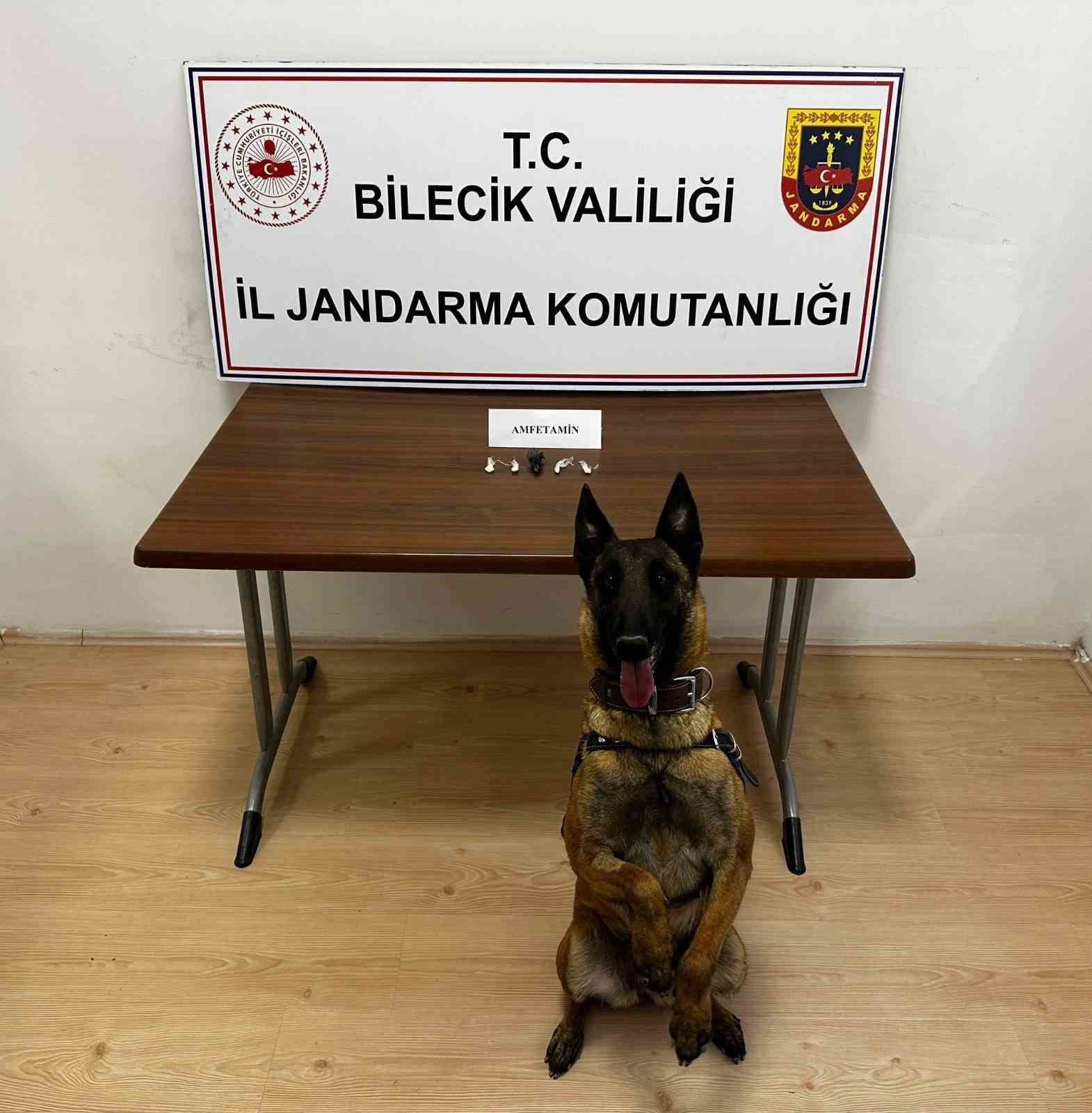 Motosikletli uyuşturucu sevkiyatına operasyon: 2 şüpheli yakalandı
