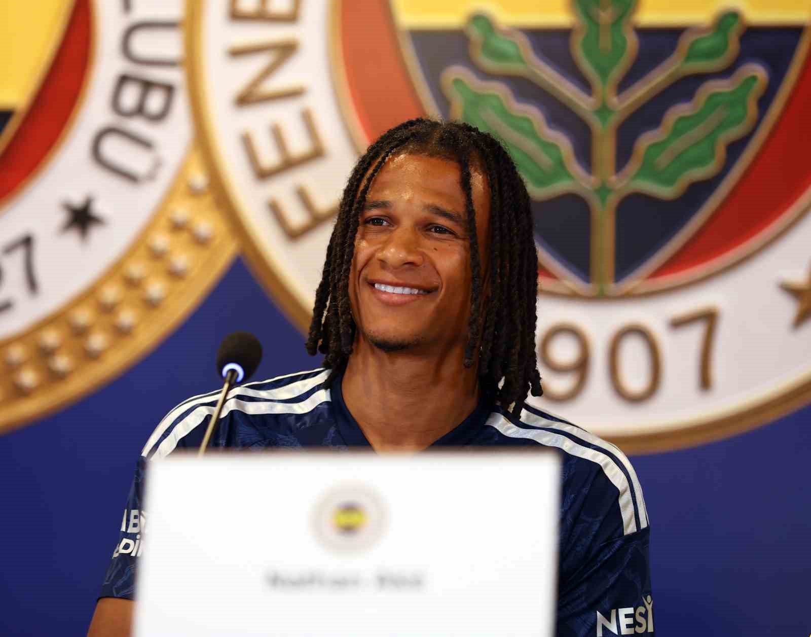 Nathan Ake: "En önemlisi negatif durumda bile pozitif kalmak"
