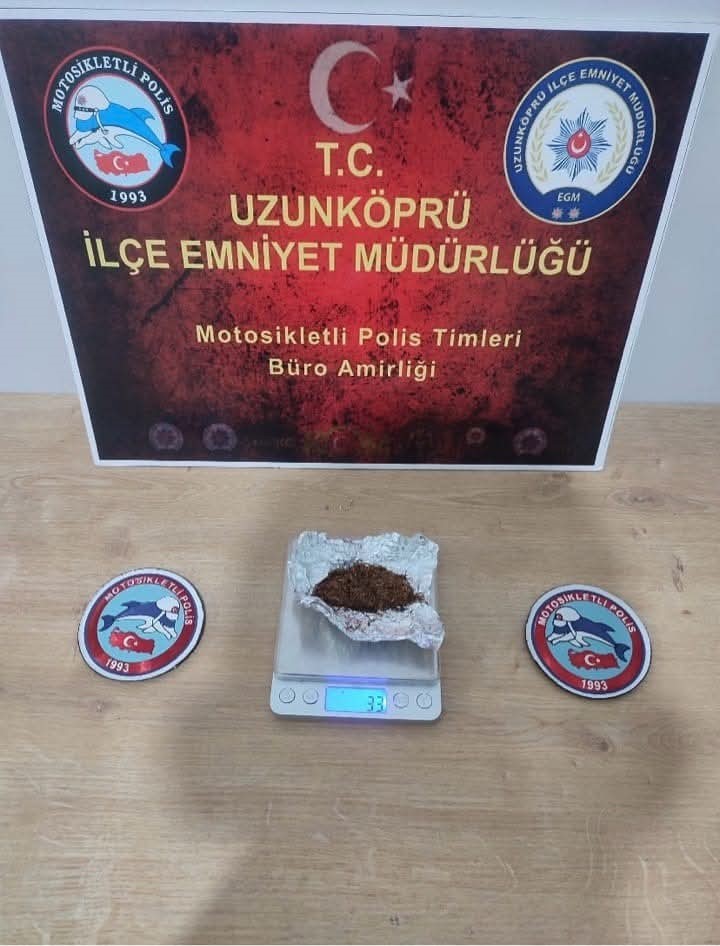 Okul önünde uyuşturucu operasyonu: 2 kişi tutuklandı

