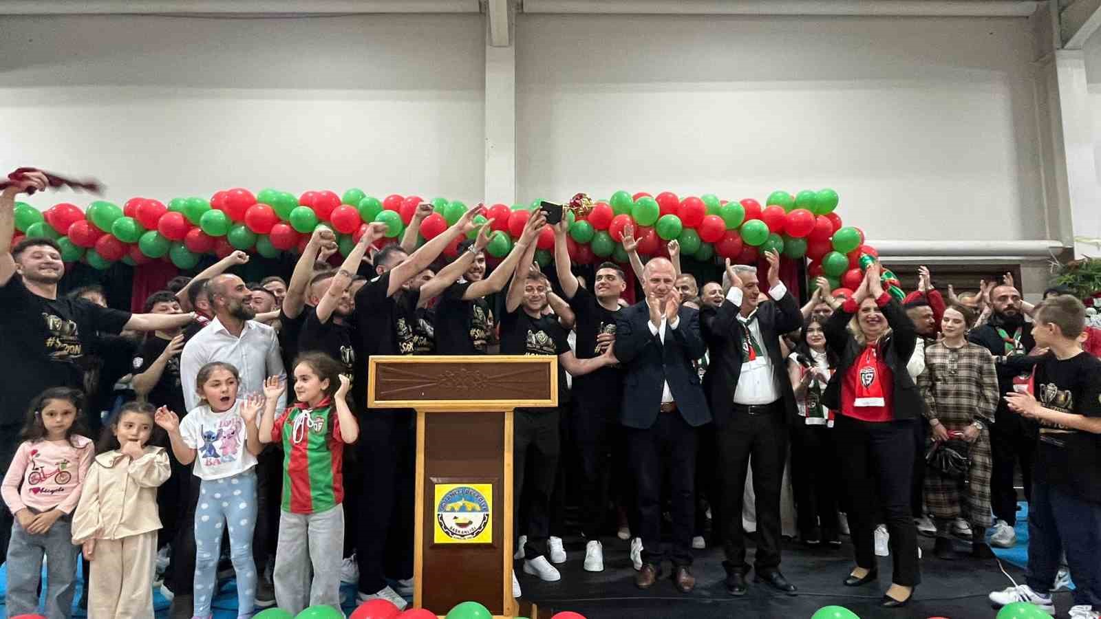 Osmanelispor’dan şampiyonluk kutlaması
