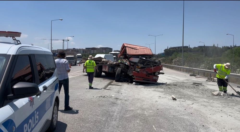 Otobandaki feci kazada hayatını kaybeden sürücünün kimliği belli oldu
