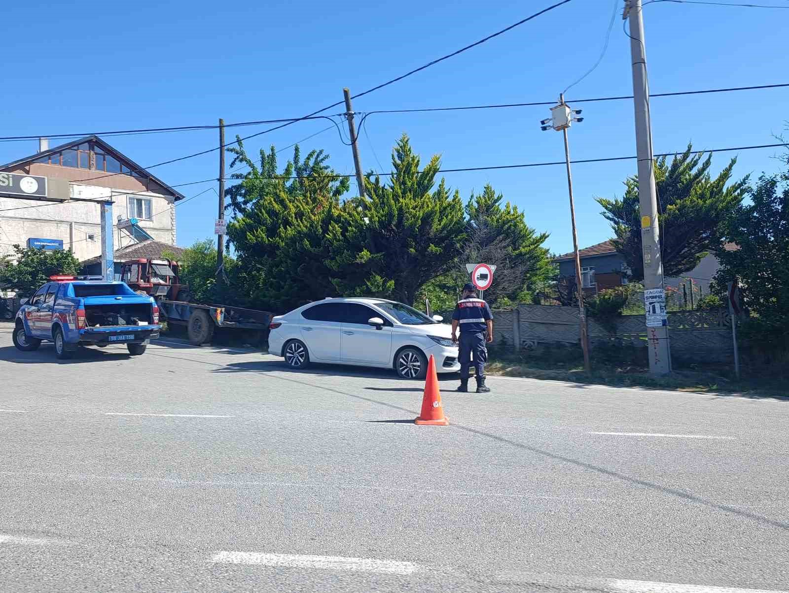 Otomobilde başından vurulmuş halde bulunan genç hayatını kaybetti
