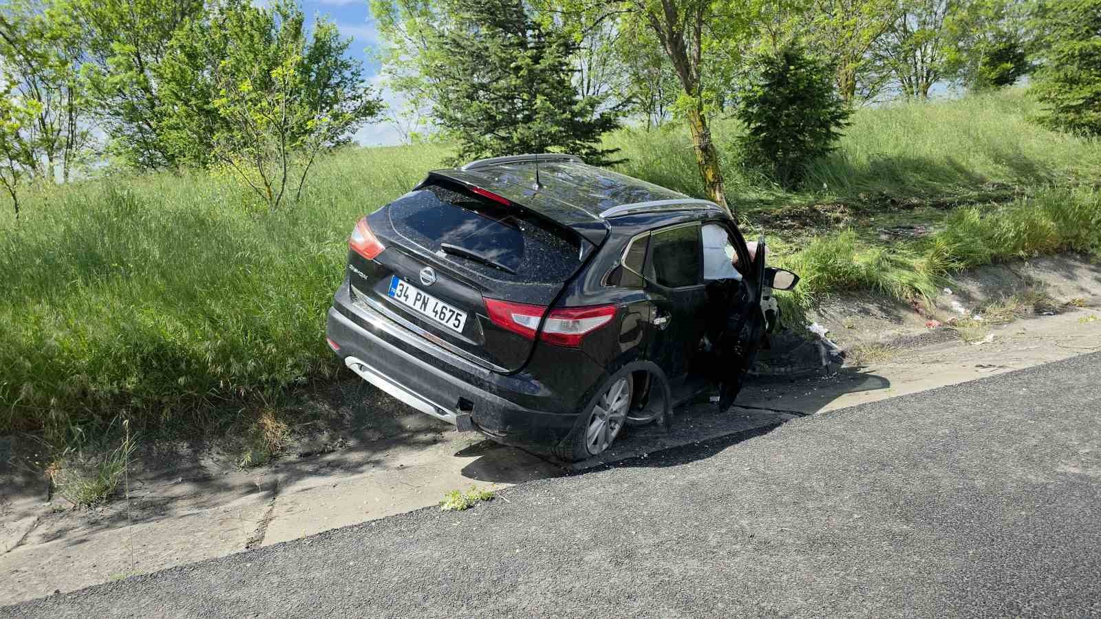 Otoyolda dolu yağışı kazaları beraberinde getirdi: 2 yaralı

