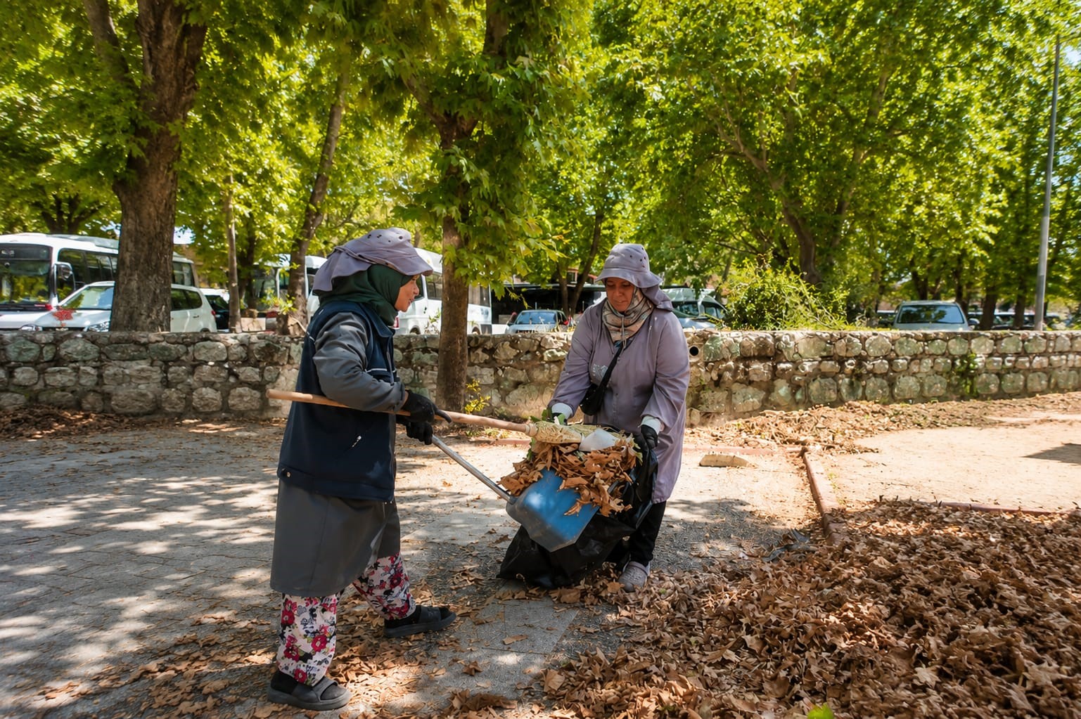 Park Bahçeler Müdürlüğü’nden Karacabey genelinde yoğun mesai
