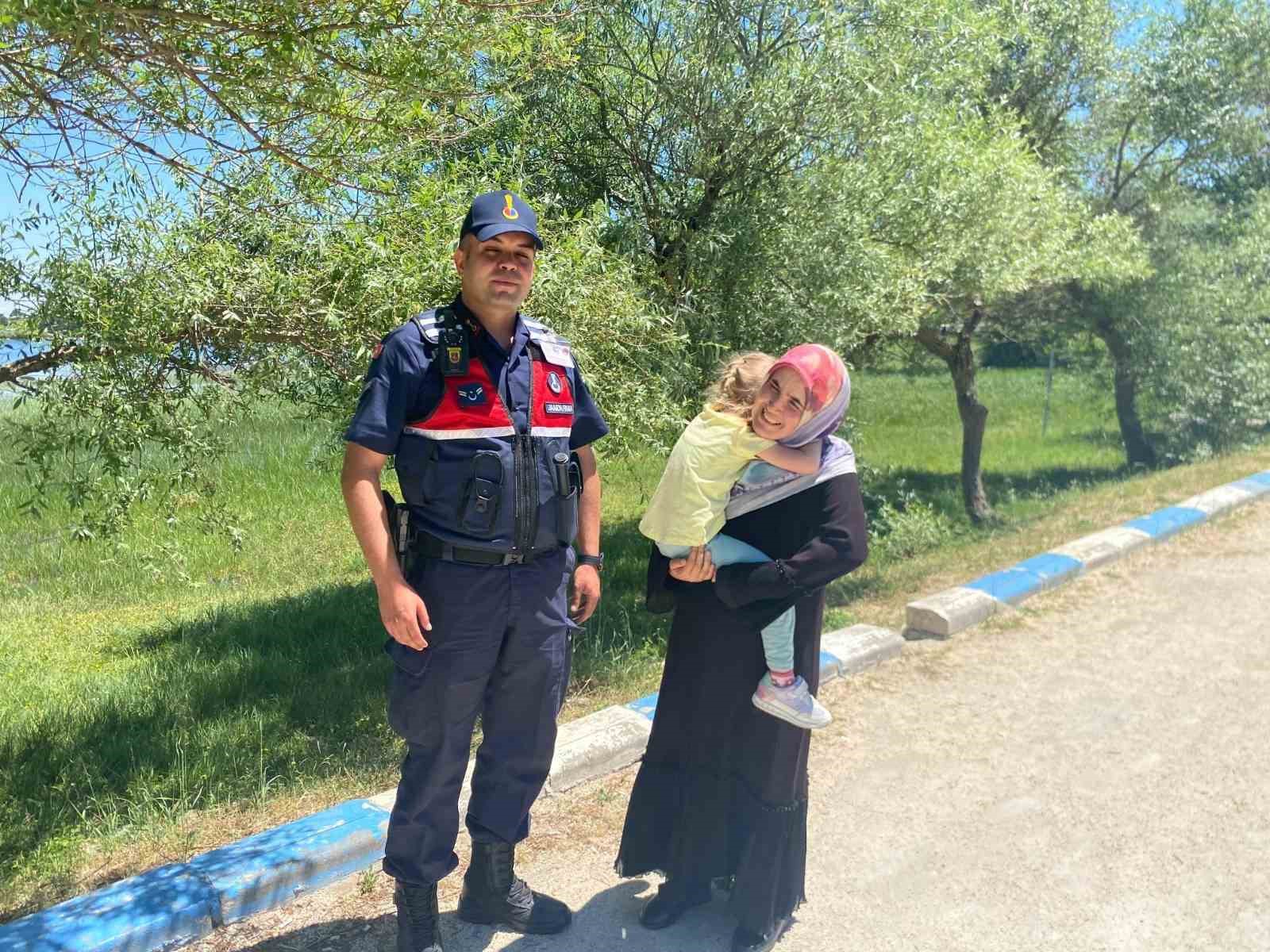 Pelitözü Gölpark’ta kaybolan çocuğu jandarma buldu
