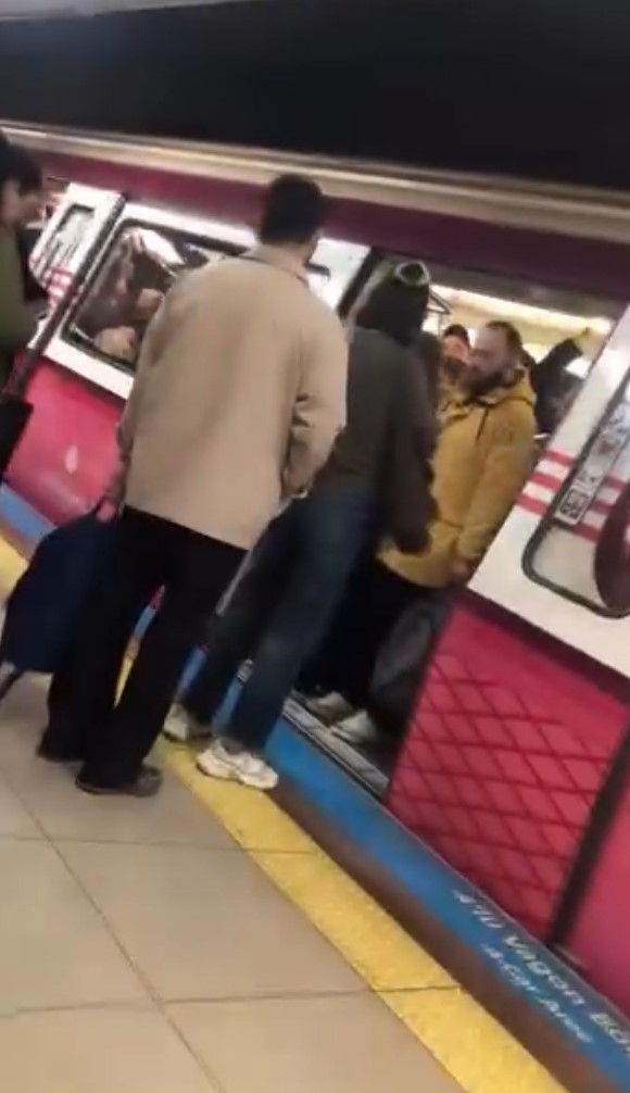 Pendik metrosunda teknik arıza: Seferlerde aksamalar yaşandı
