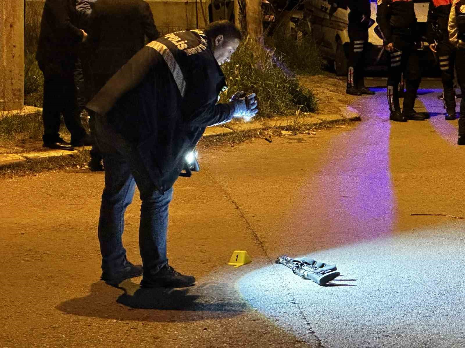 Polisle 3 sokak boyunca çatıştı, okul önünde vurularak etkisiz hale getirildi... Korku dolu anlar kamerada
