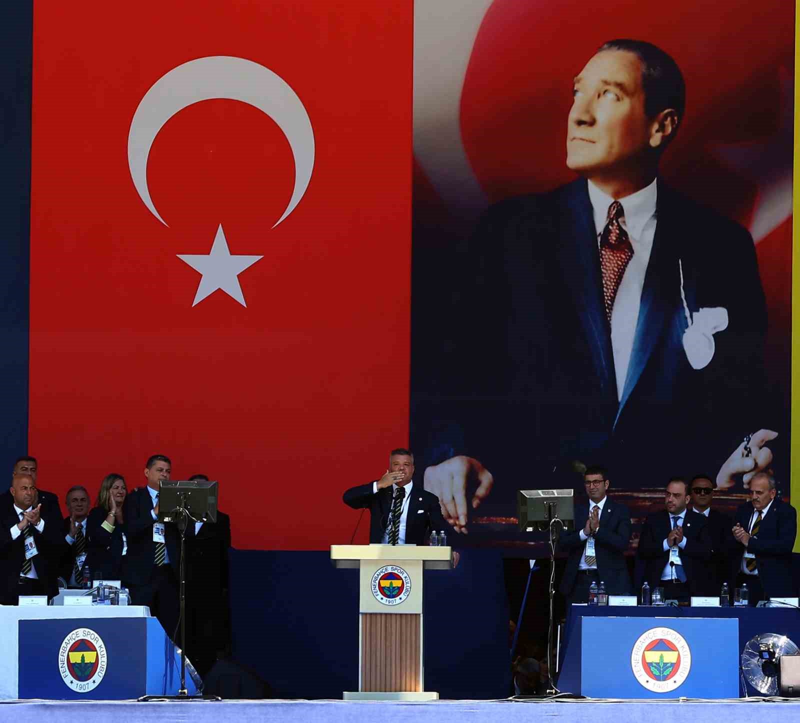 Sadettin Saran: "Bugün buradan alnım ak başım dik şekilde ayrılıyorum"
