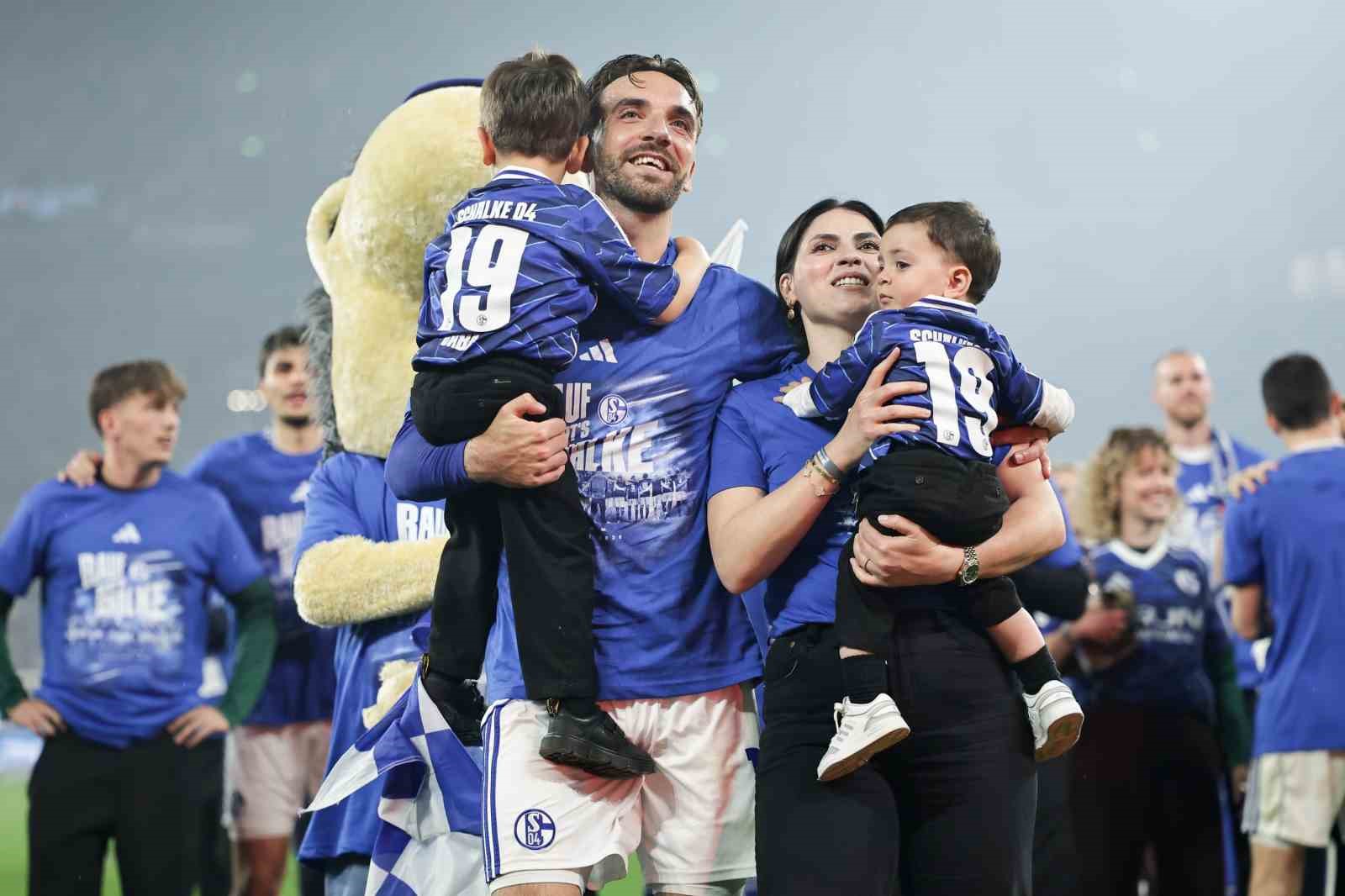 Schalke 04, 3 yıl sonra Bundesliga’da
