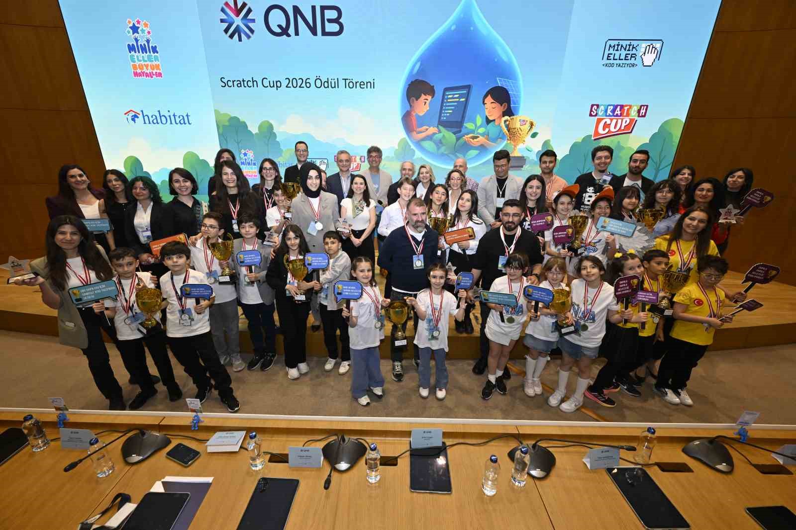 Scratch Cup 2026’da ‘Minik Eller’, "Gelecek İçin Bir Damla" temasıyla sürdürülebilirlik ve net sıfır odağında projeler geliştirdi
