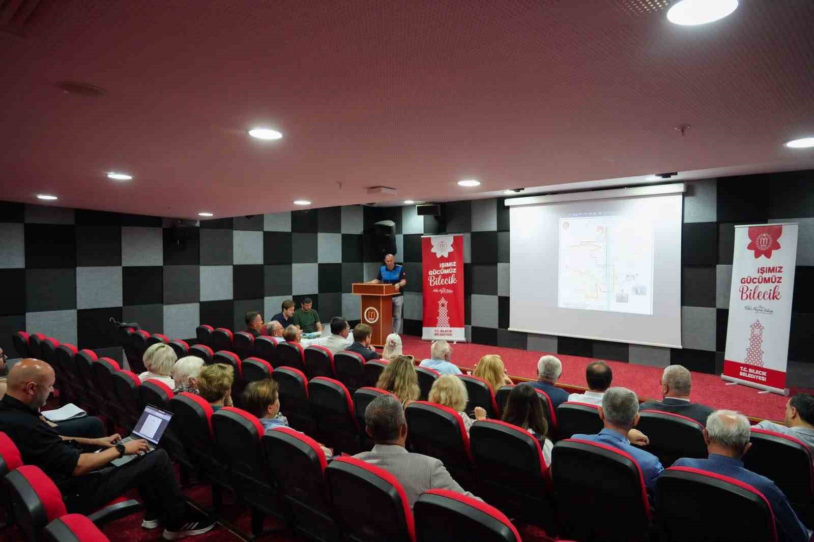 Şehir içi ulaşımında yeni hat ve güzergâhlar hakkında bilgiler verildi
