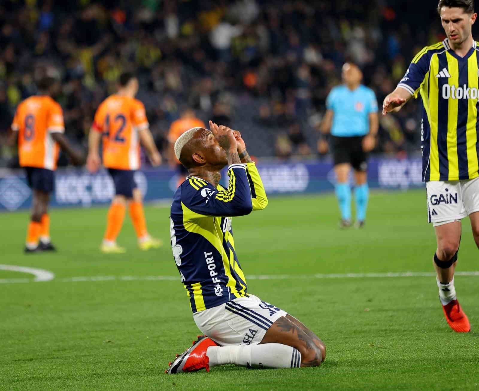 Talisca’dan Başakşehir karşısında hat-trick
