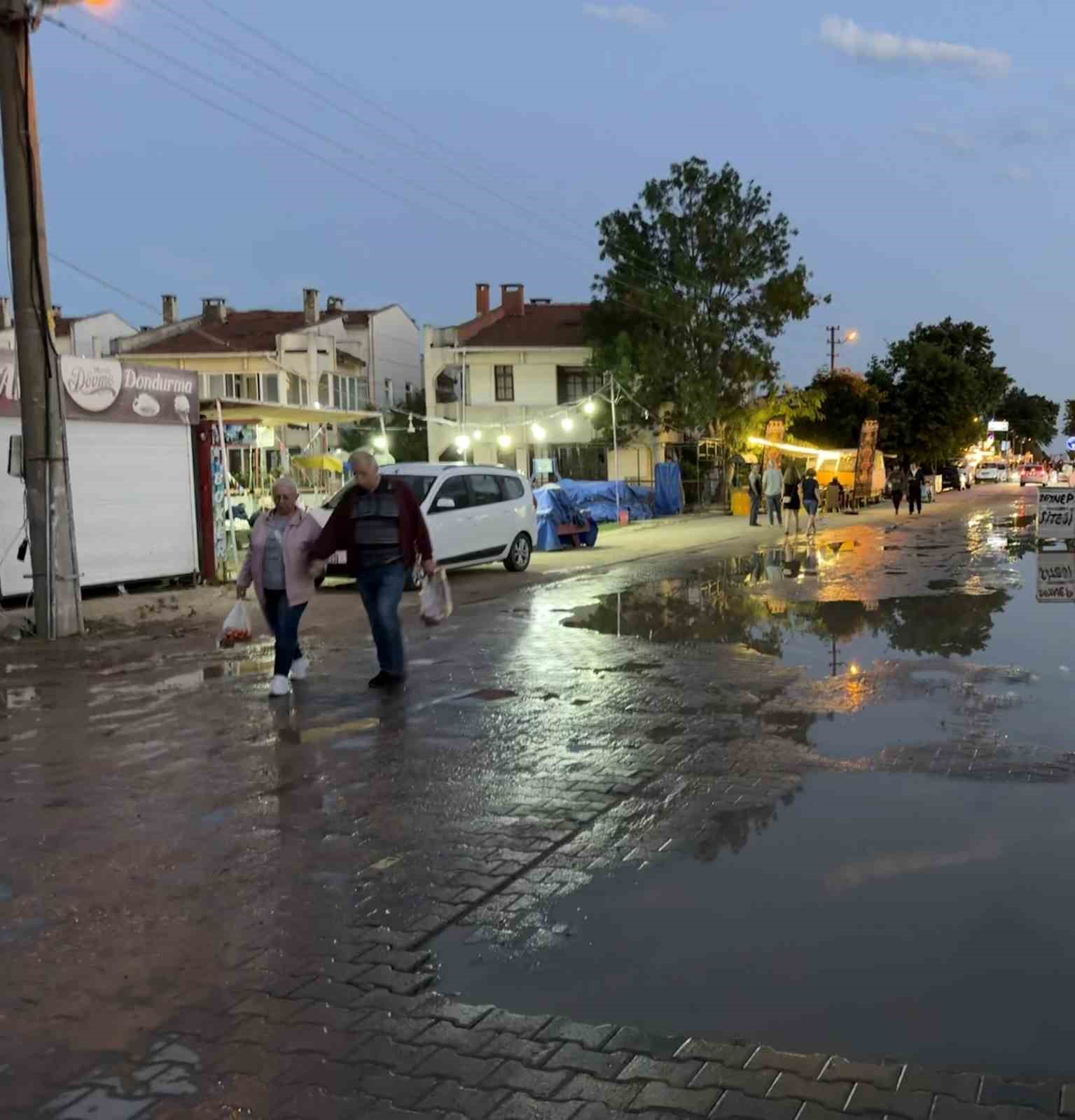 Tatil beldesi değil çamur deryası
