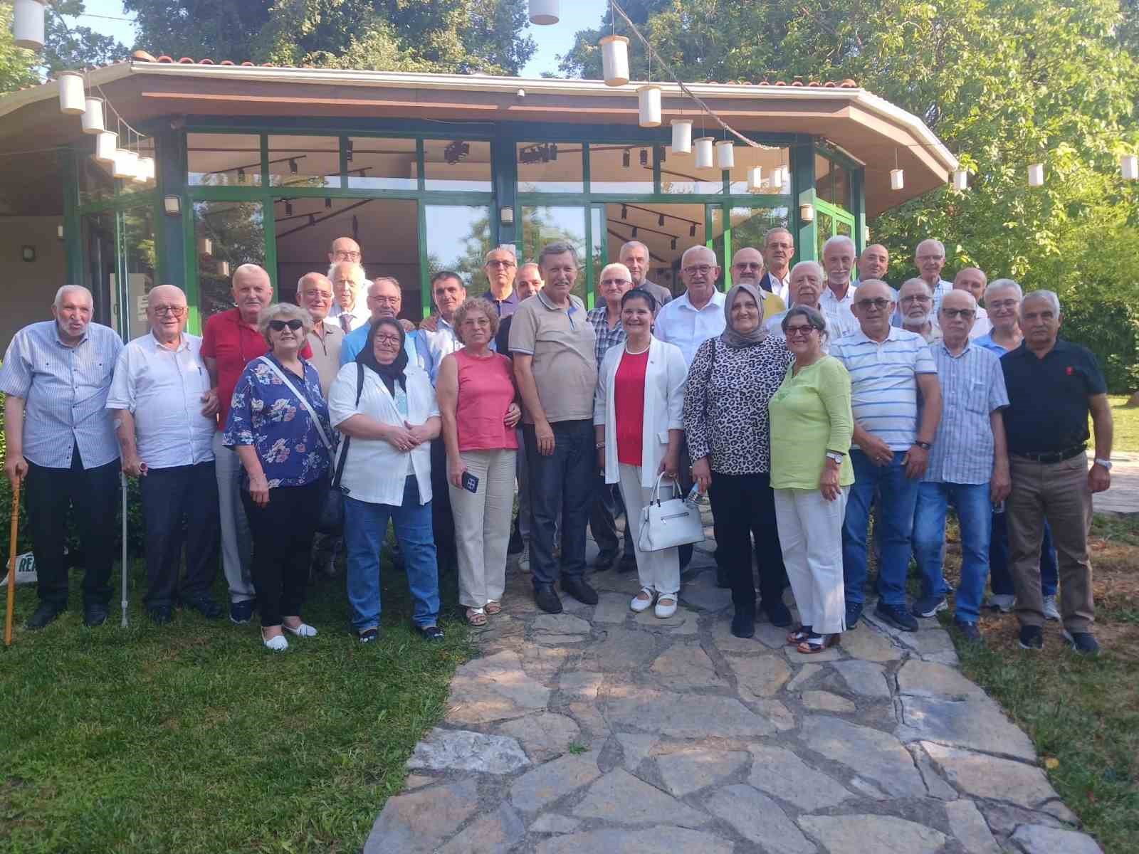 Tecrübeli muhtarların duygu dolu buluşması
