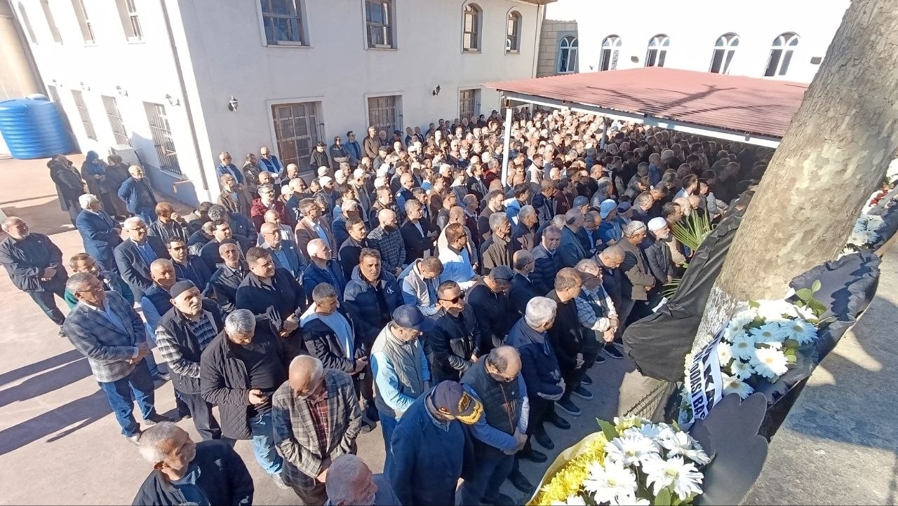 Tekirdağ Valisinin ağabeyi Sakarya’da son yolculuğuna uğurlandı
