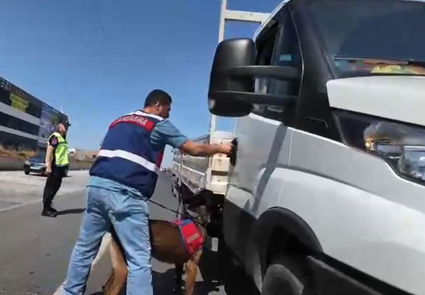 Tekirdağ’da dar sokaklarda huzur uygulaması: Bin 338 kişi sorgulandı

