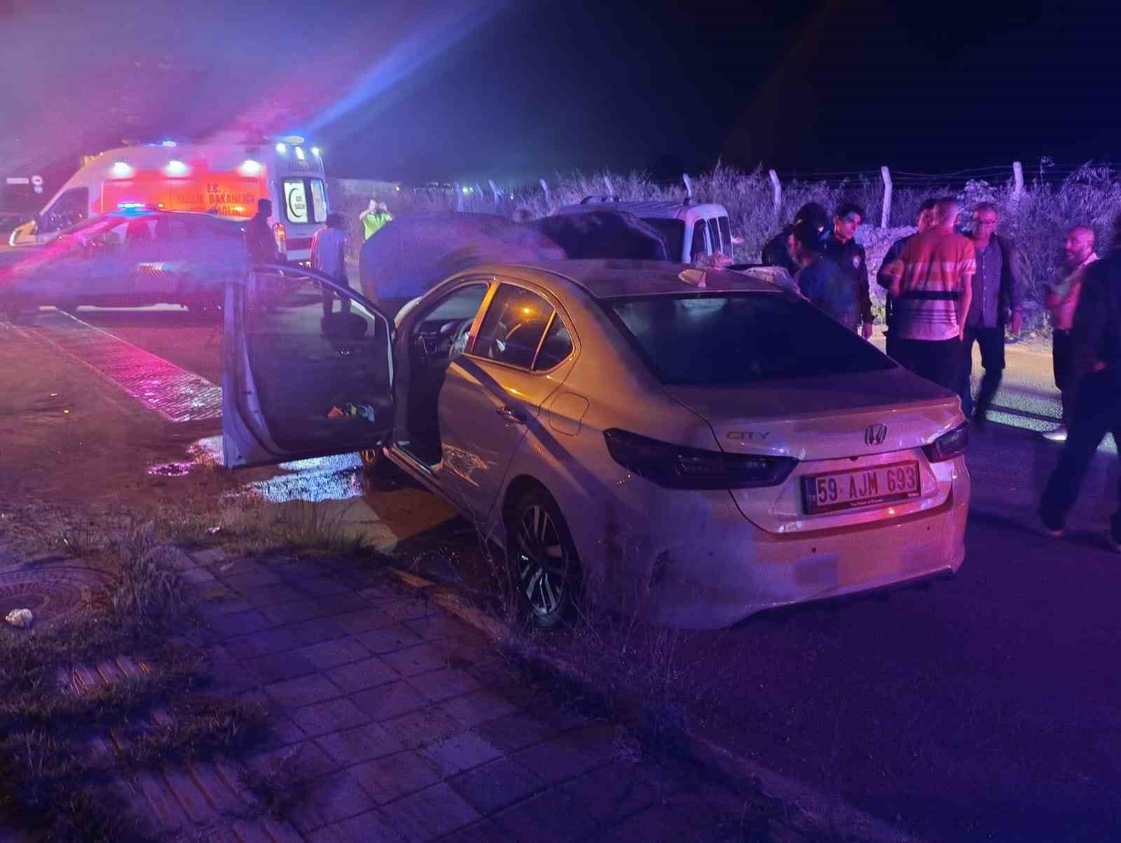 Tekirdağ’da otomobil ile kamyonet çarpıştı: 4 yaralı
