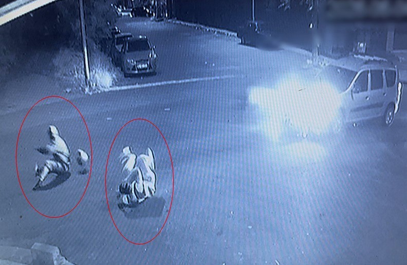 Tekirdağ’da otomobilin çarptığı motosikletten fırladılar
