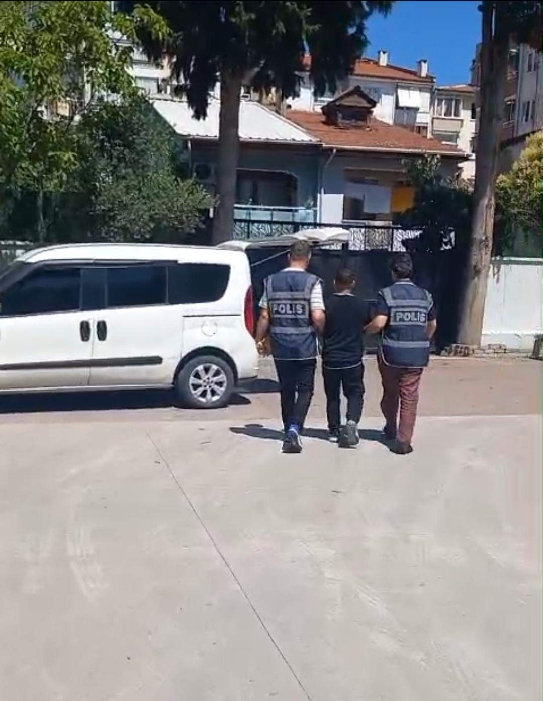 Toplamda 60 yıl 5 ay hapis cezasıyla aranan 10 firari yakalandı
