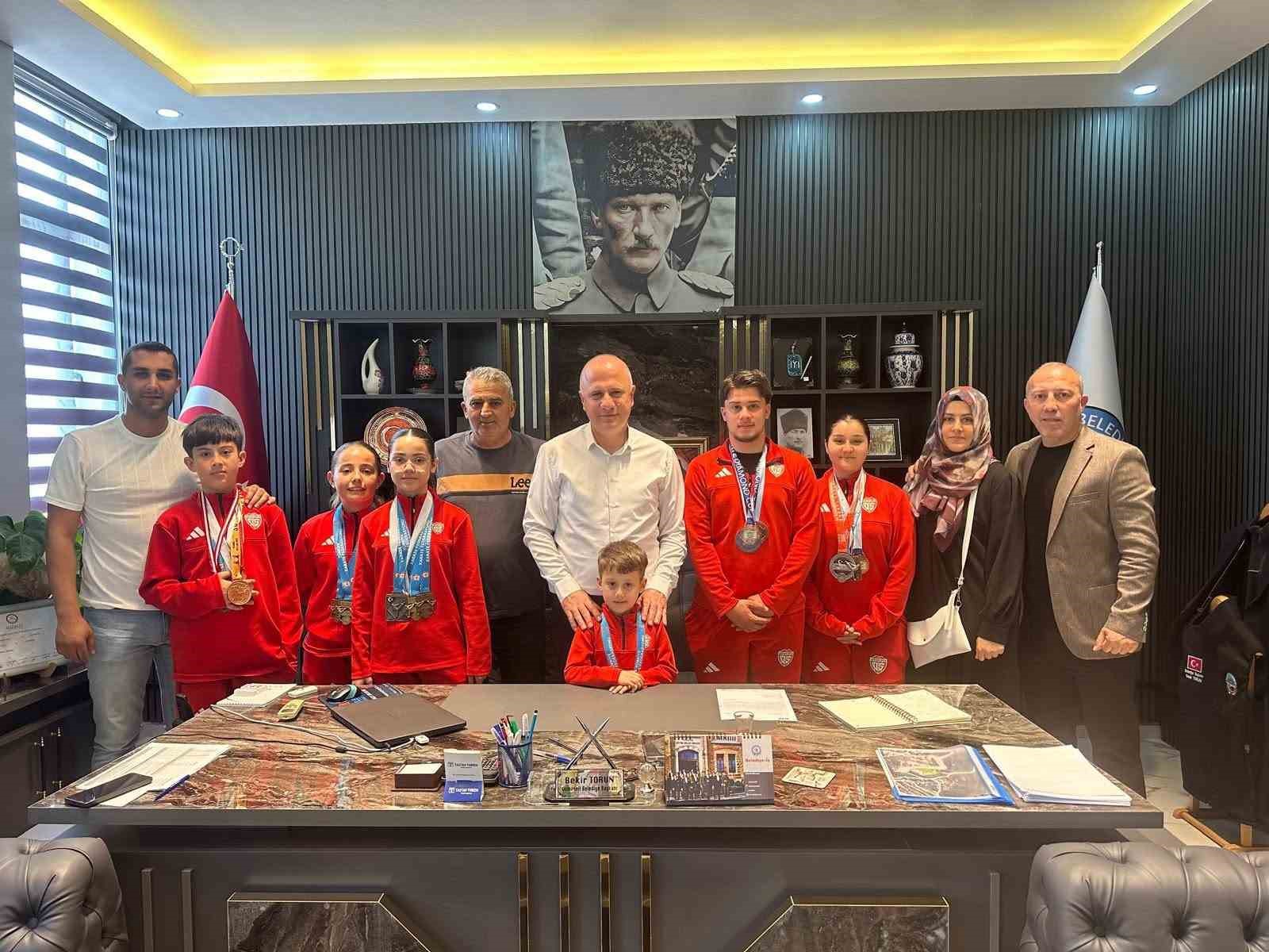 Türkiye, Balkan, Avrupa ve Dünya düzeyinde önemli başarılara imza sporcuları ağırladı
