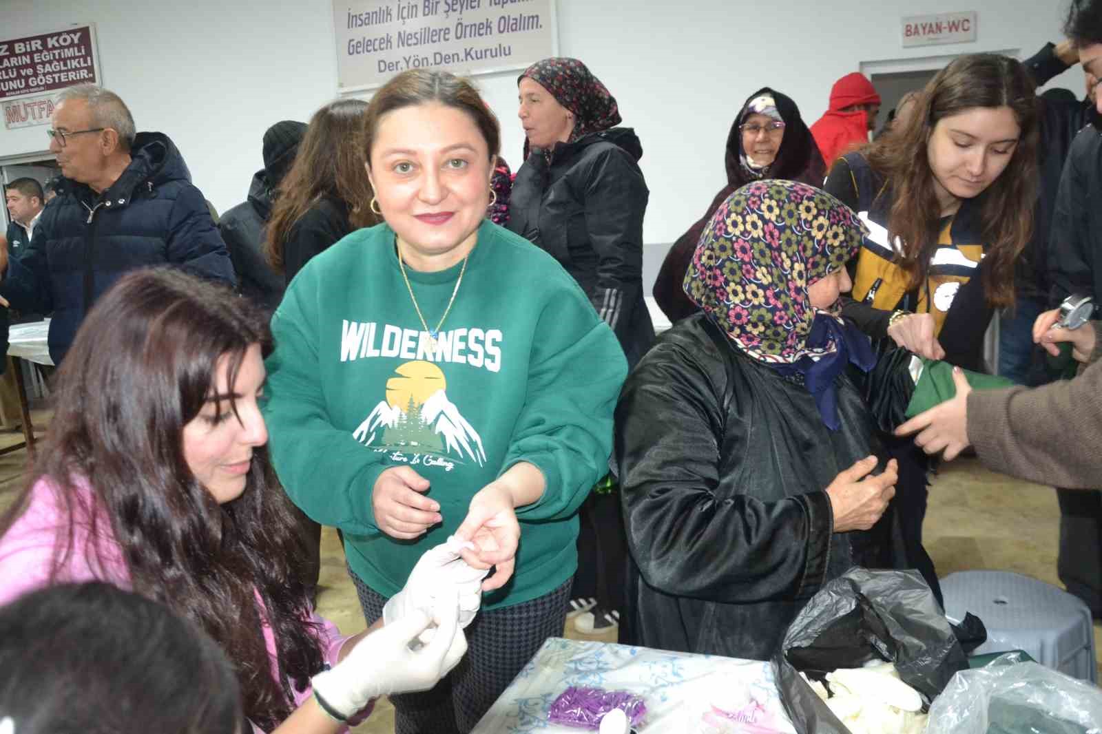 Üniversiteli sağlık öğrencilerinden köyde sağlık taraması
