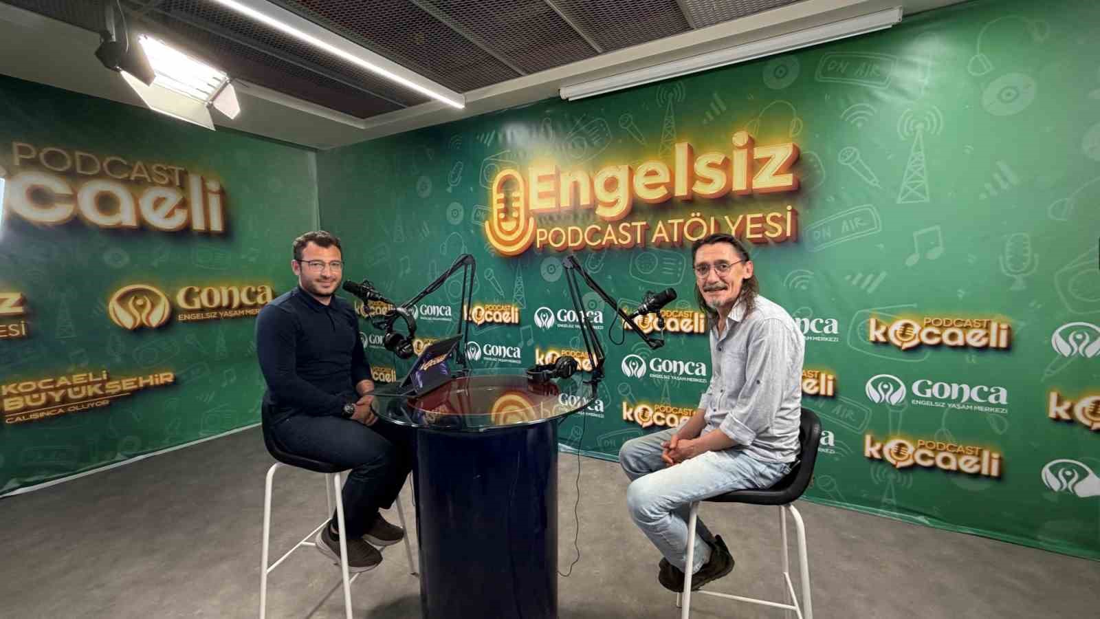 Ünlü oyuncular Gonca’da mikrofon başına geçti
