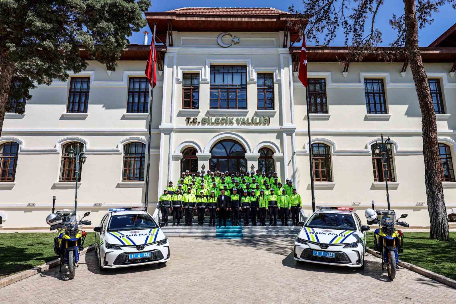 Vali Sözer trafik personelini makamında ağırladı
