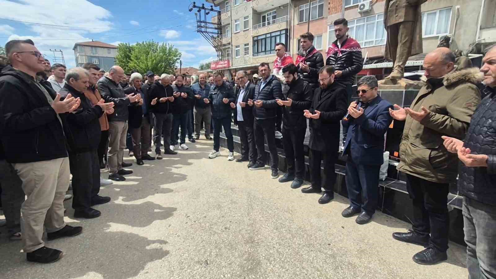 Vatani görev yolunda duygusal uğurlama
