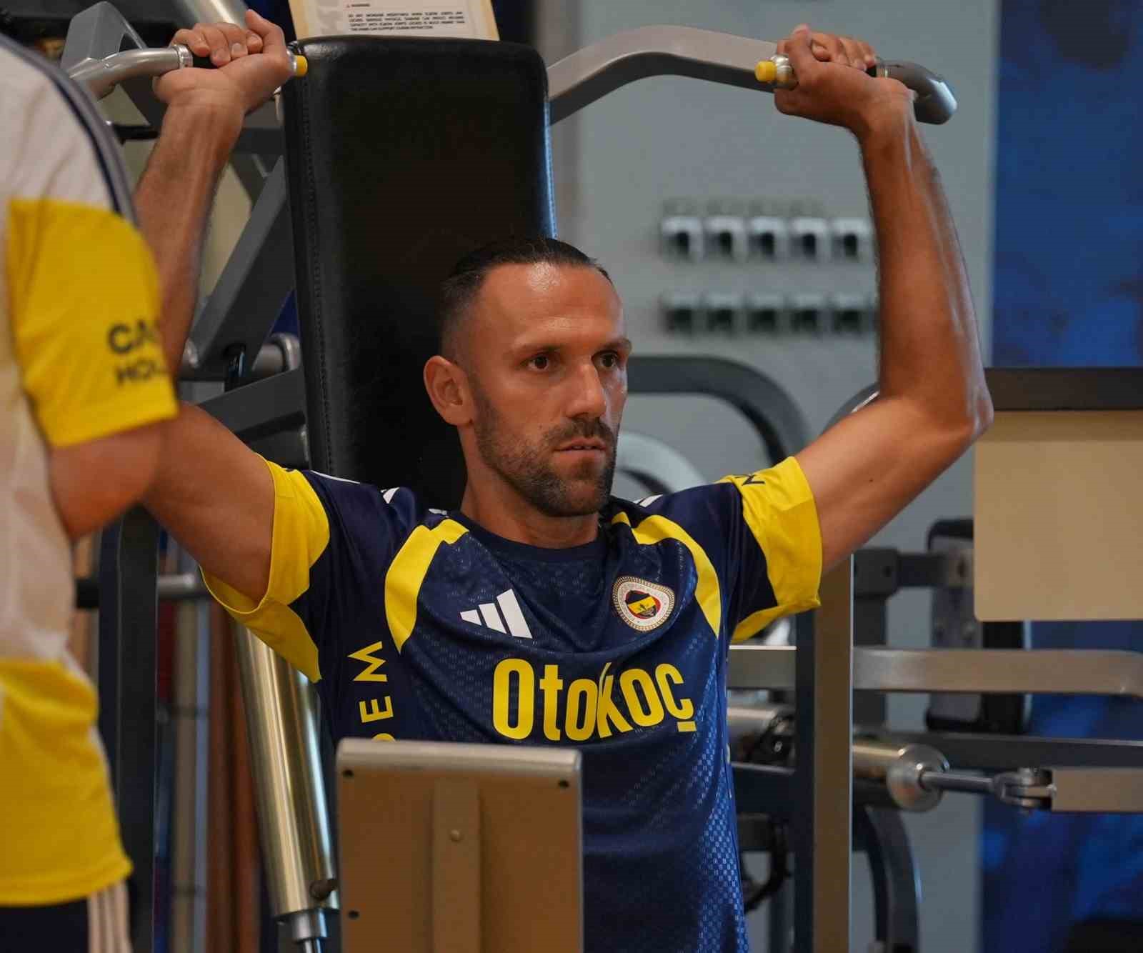 Vedat Muriqi, çalışmalara başladı
