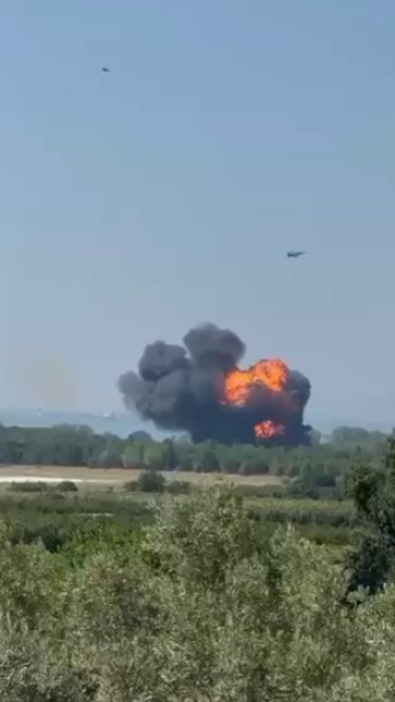 Yalova’da düşen F 16 uçağının pilotu, Yalova Eğitim Araştırma Hastanesi’nde tedavi altına alındı
