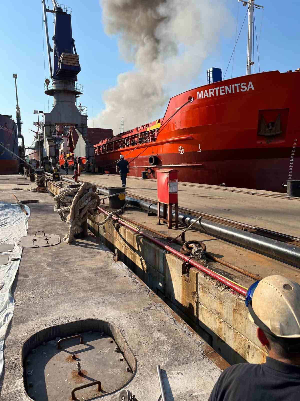 Yalova’da tersanedeki gemide patlama
