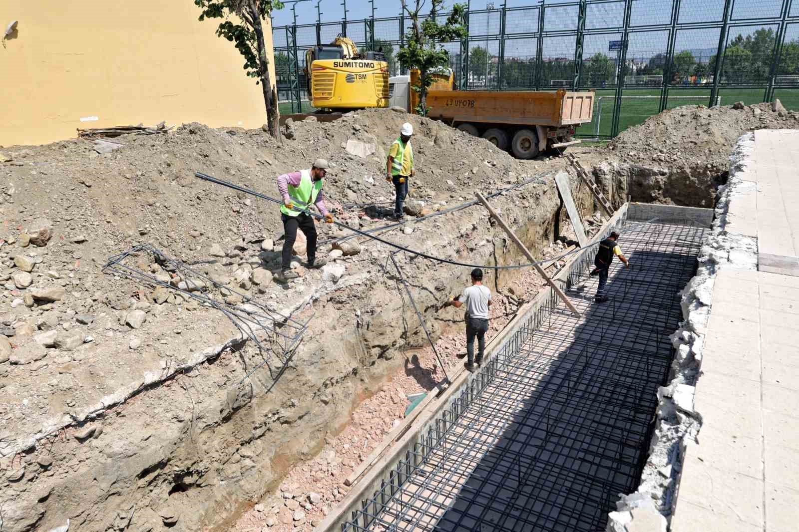 Yıldırım’da 4 mevsim yüzme keyfi
