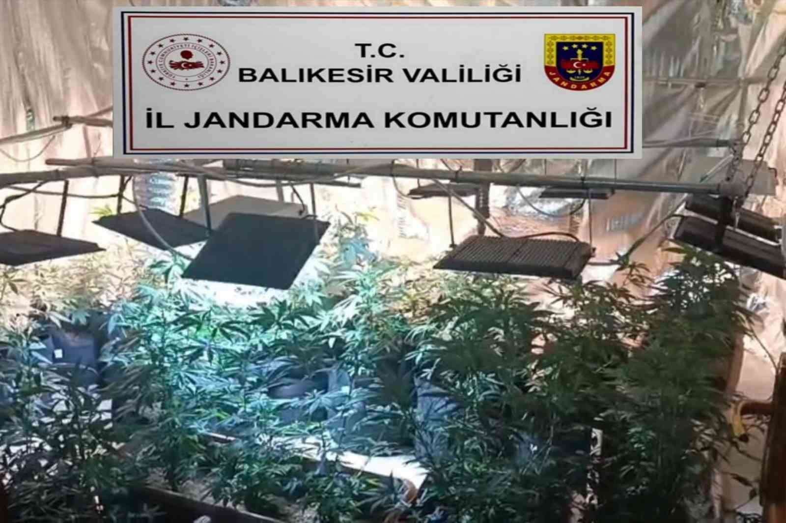 Zehir tacirlerinin yeni sistemini jandarma çökertti
