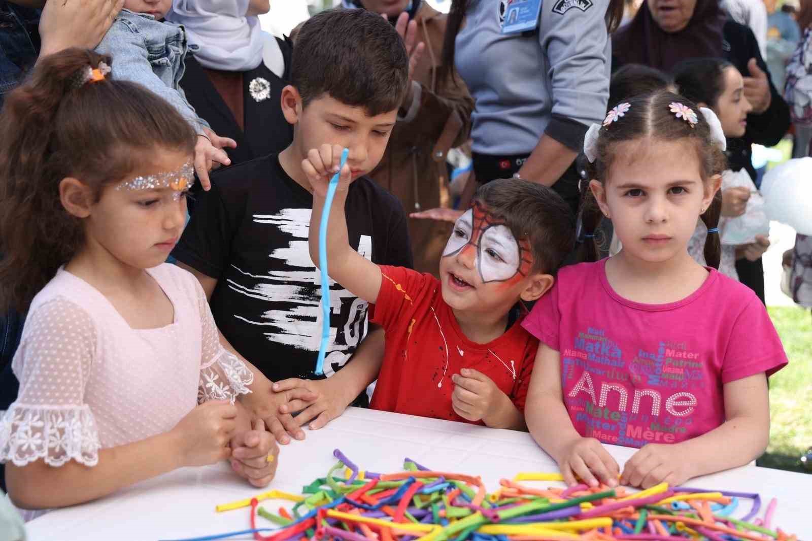 Zeytinburnu Belediyesi tarafından hayata geçirilen Bilgi Evleri’nin 20’nci yılı kutlandı
