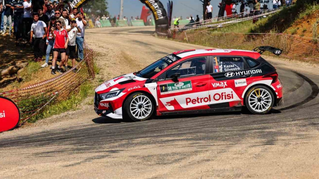 Bursa Rallisi’ni Kerem Kazaz kazandı