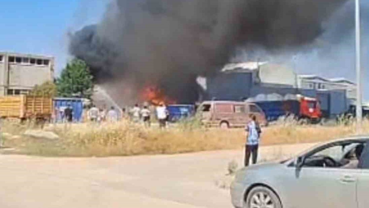 Bursa’da çöplük yangını paniğe neden oldu